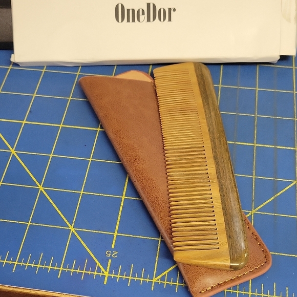 OneDor Brown Men's 6.5" Comb In Case New - Picture 1 of 4